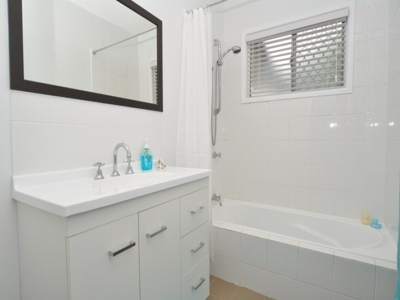 15 Wynflo Street, Labrador QLD 4215