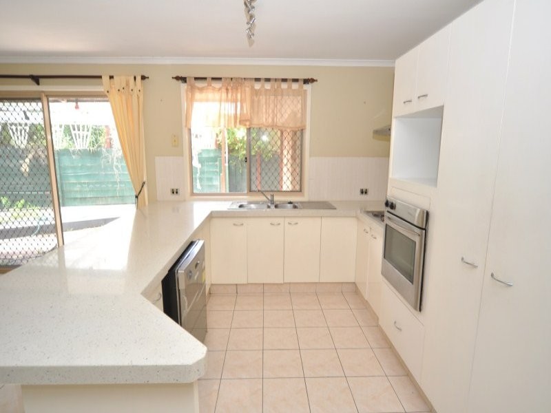 5 Floyd Court, Parkwood QLD 4214