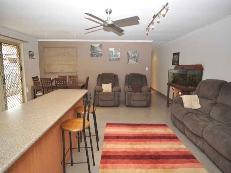 1/144 Kumbari Avenue, Labrador QLD 4215