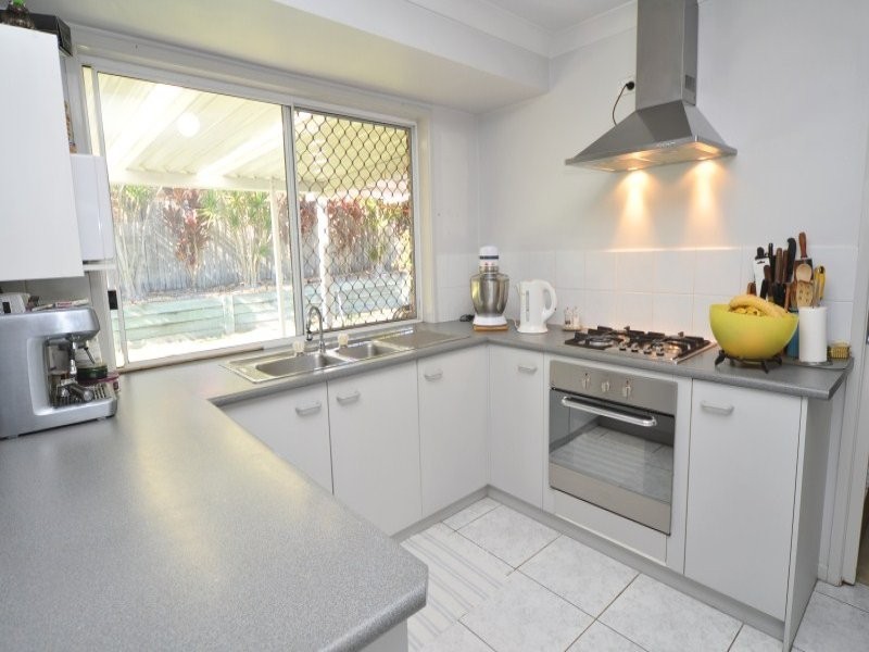 2 Peter Sellers Court, Parkwood QLD 4214