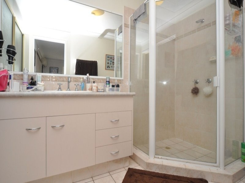 8 Stadler Court, Parkwood QLD 4214