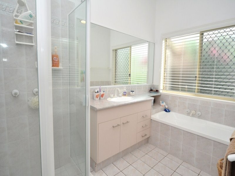 8 Stadler Court, Parkwood QLD 4214