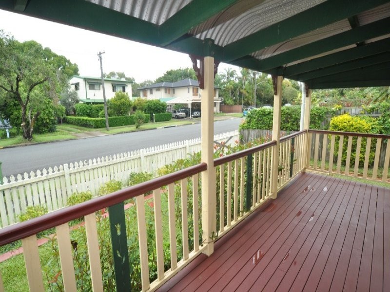 5 Chuter Avenue, Southport QLD 4215