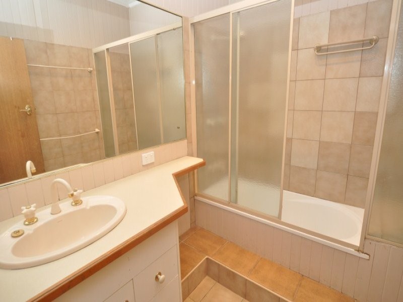 5 Chuter Avenue, Southport QLD 4215