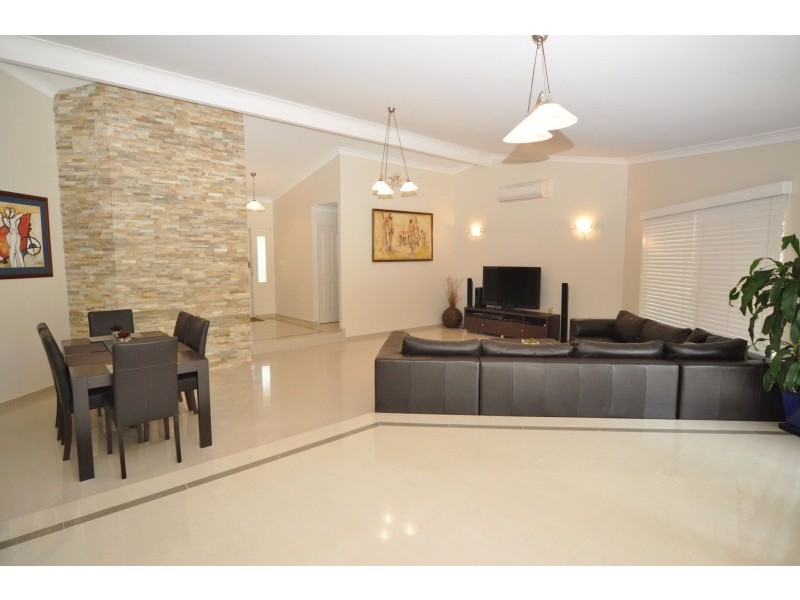 24 Von Nida Street, Parkwood QLD 4214