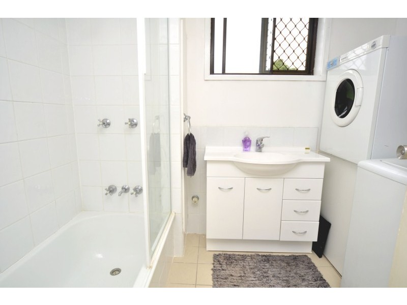 9/25 Ahern Street, Labrador QLD 4215