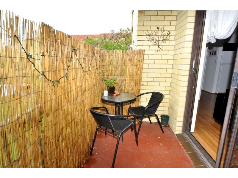 9/25 Ahern Street, Labrador QLD 4215