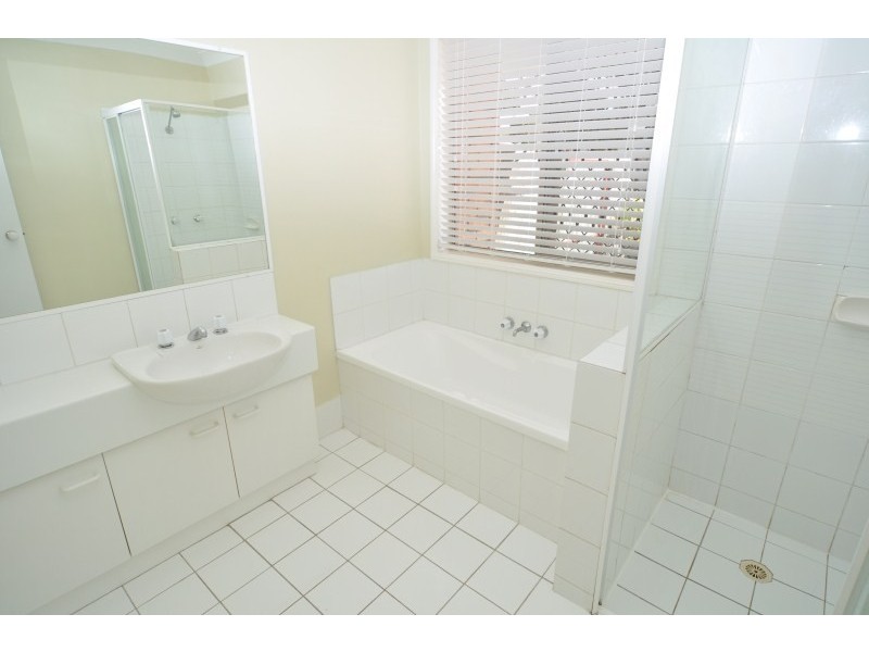 59/33 Edmund Rice Drive, Southport QLD 4215