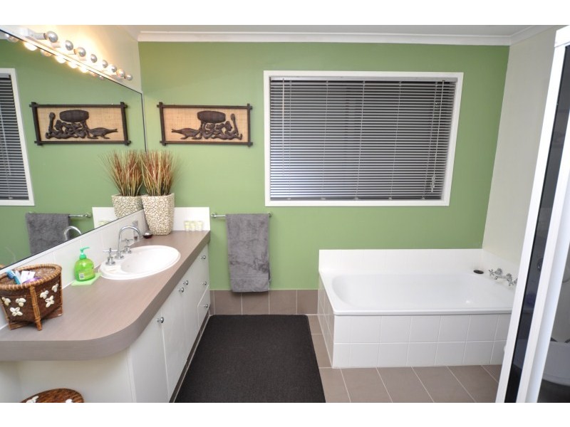 12 Milparinka Terrace, Ashmore QLD 4214