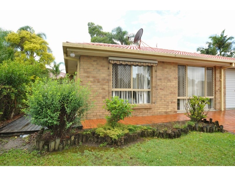 2/5 Jupiter Close, Labrador QLD 4215
