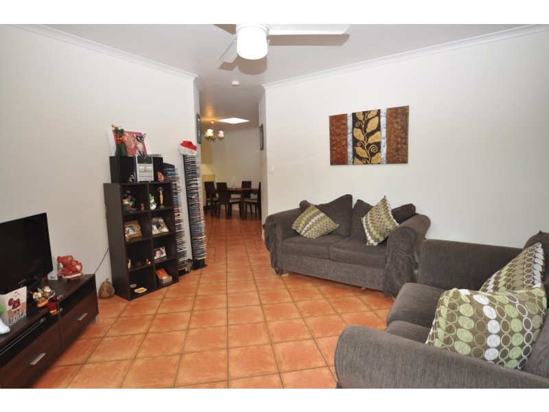 2/5 Jupiter Close, Labrador QLD 4215