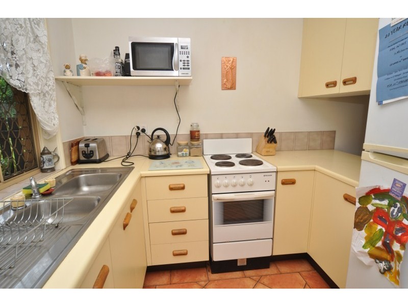 2/5 Jupiter Close, Labrador QLD 4215