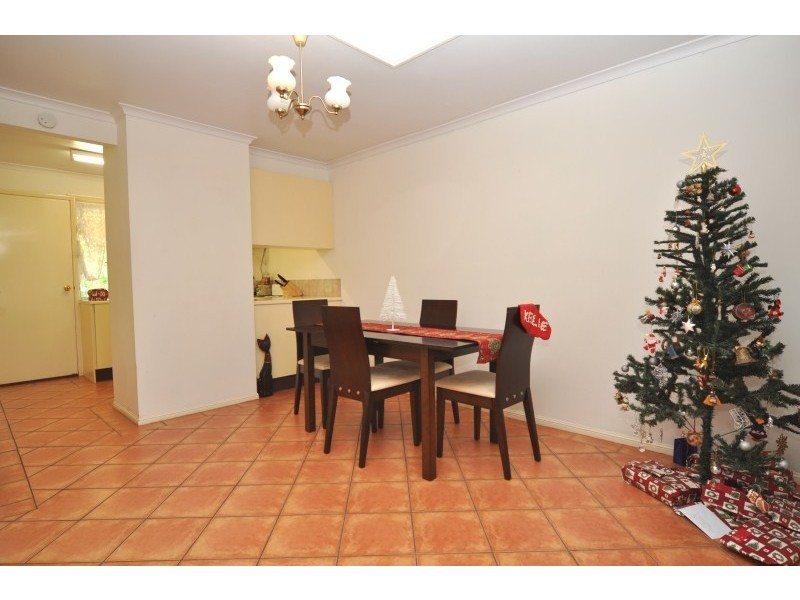 2/5 Jupiter Close, Labrador QLD 4215
