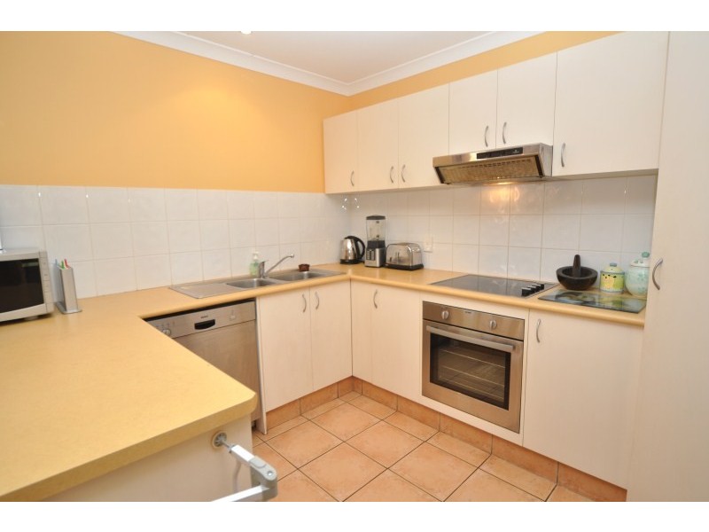 41 Tiger Drive, Arundel QLD 4214