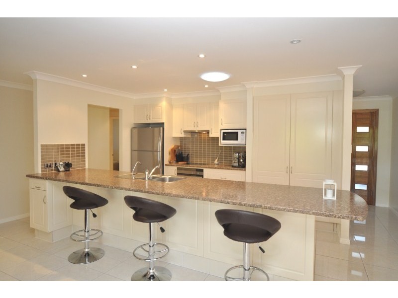 14 Bill Court, Parkwood QLD 4214