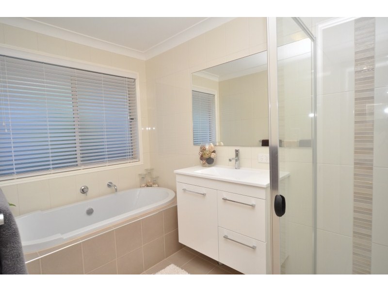 14 Bill Court, Parkwood QLD 4214