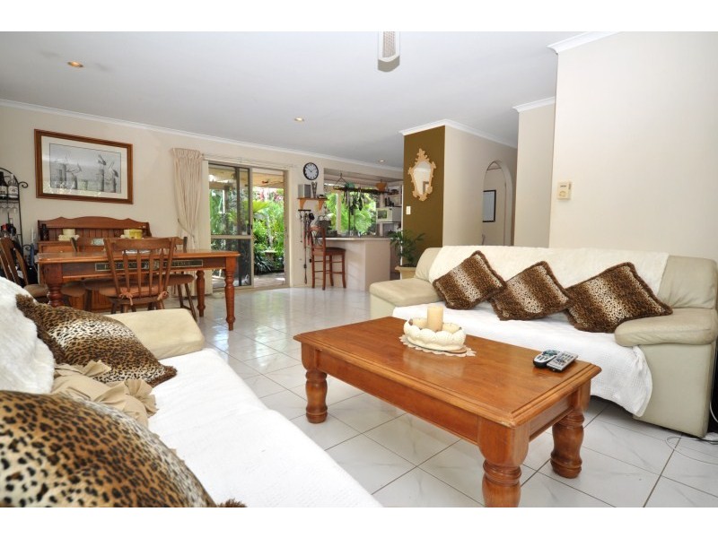 31 Captain Cook Close, Arundel QLD 4214