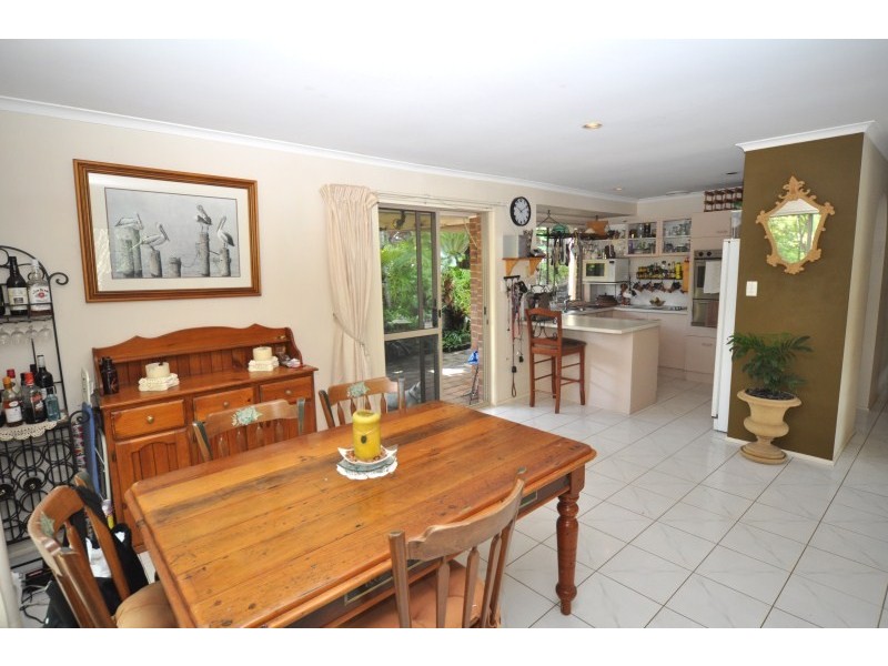 31 Captain Cook Close, Arundel QLD 4214