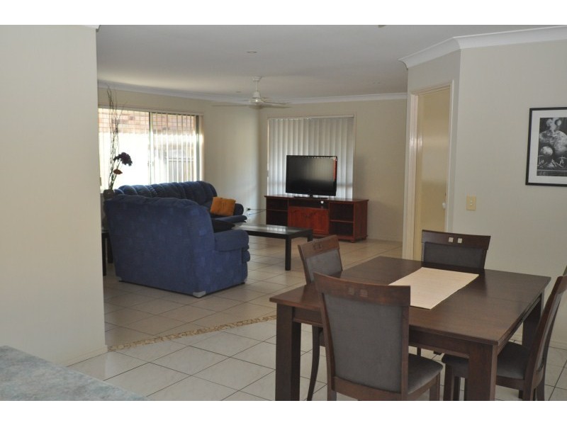 8 Colorado Circuit, Parkwood QLD 4214