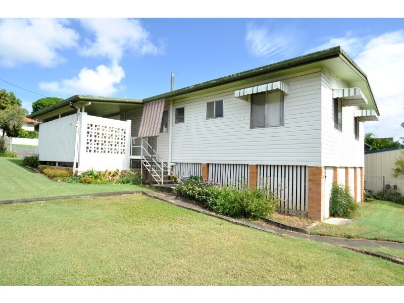 47 Deakin Avenue, Southport QLD 4215