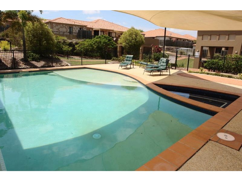 33/24 Amsonia Court, Arundel QLD 4214