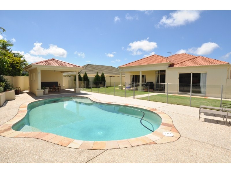 3 London Chase, Arundel QLD 4214
