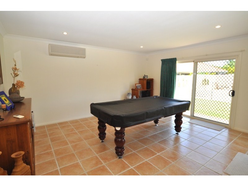 3 London Chase, Arundel QLD 4214