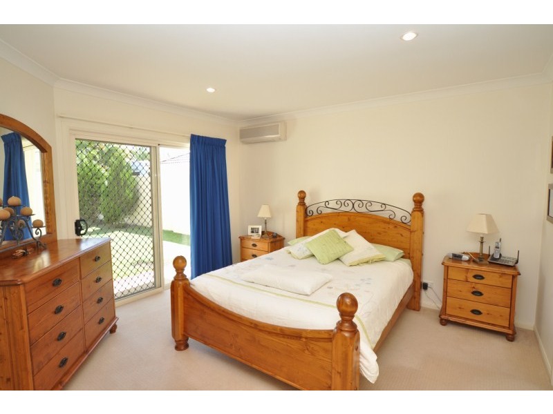 3 London Chase, Arundel QLD 4214