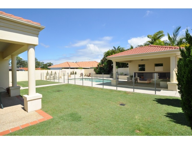 3 London Chase, Arundel QLD 4214