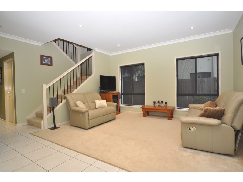 27 Casuarina Drive, Molendinar QLD 4214