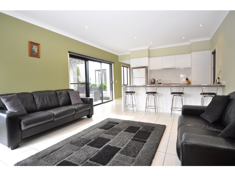 27 Casuarina Drive, Molendinar QLD 4214