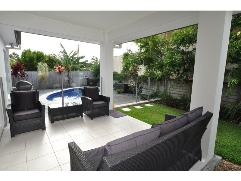 27 Casuarina Drive, Molendinar QLD 4214