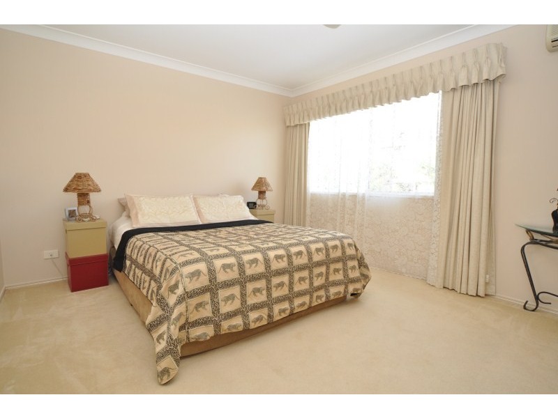 72 Crestwood Drive, Molendinar QLD 4214