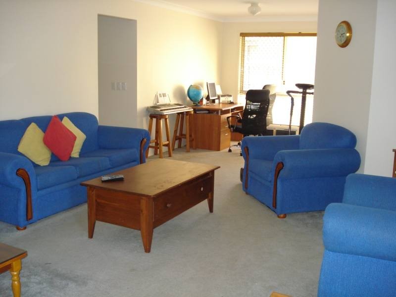 6 County Close, Parkwood QLD 4214