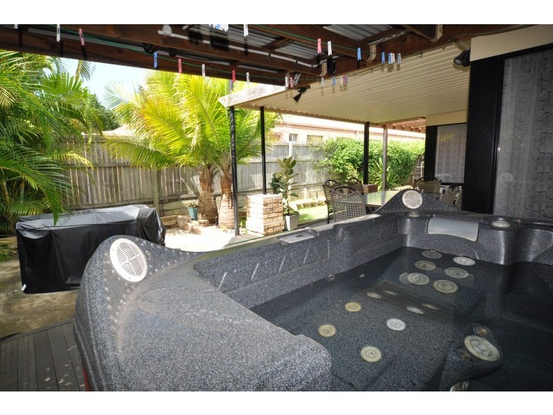 22 Dellwood Circuit, Molendinar QLD 4214