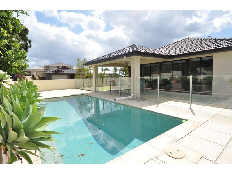 64 Dellwood Circuit, Molendinar QLD 4214