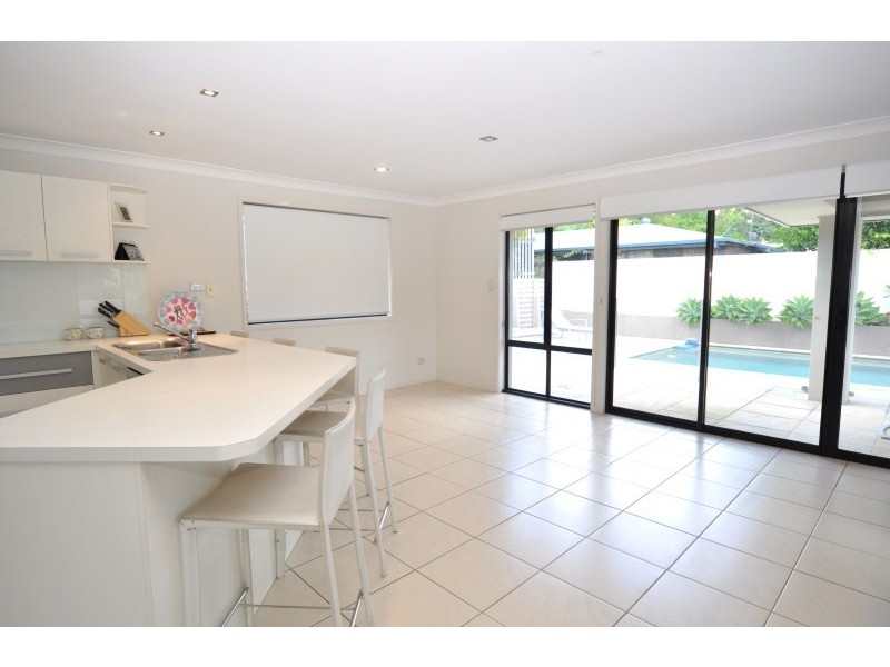 64 Dellwood Circuit, Molendinar QLD 4214