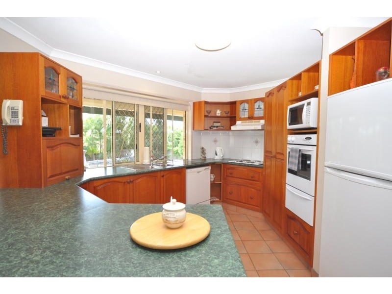 9 Suncrest Court, Parkwood QLD 4214