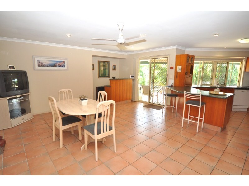 9 Suncrest Court, Parkwood QLD 4214