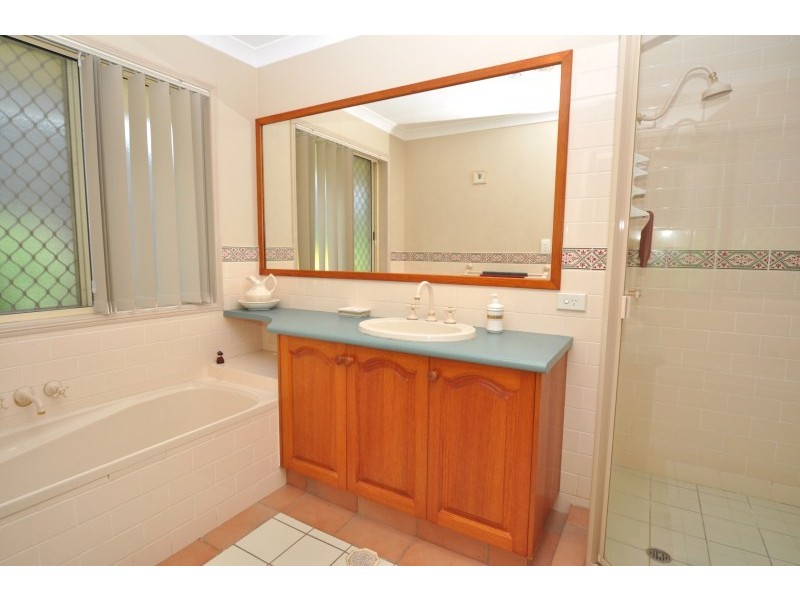 9 Suncrest Court, Parkwood QLD 4214