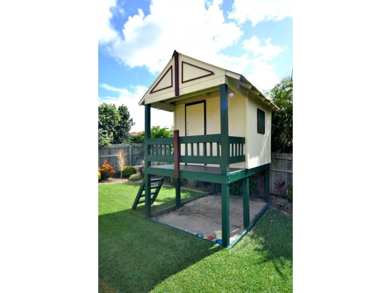 9 Suncrest Court, Parkwood QLD 4214