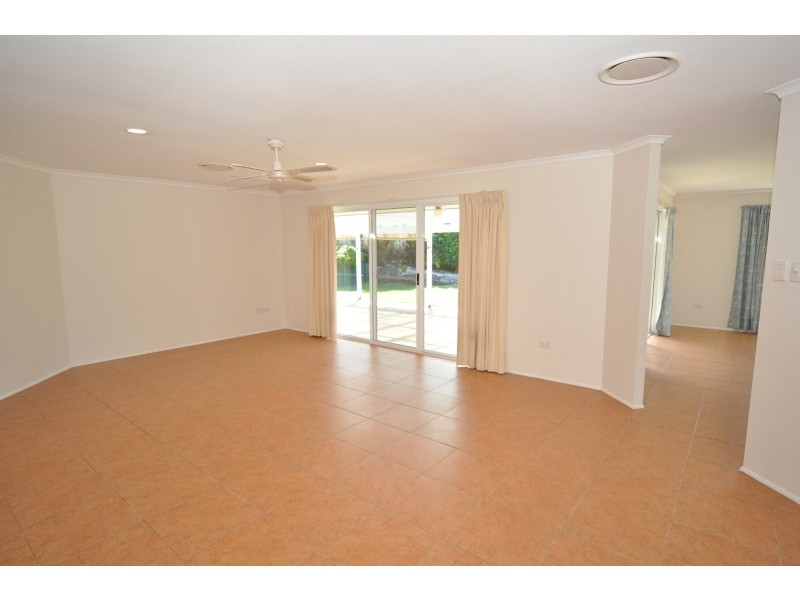 32 Daintree Drive, Parkwood QLD 4214