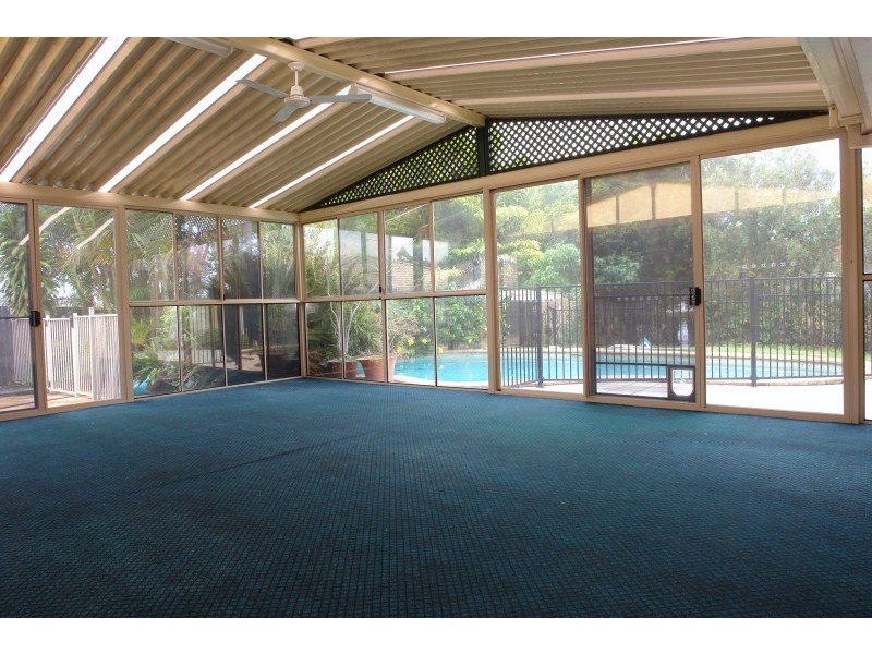 4 Maidstone Place, Parkwood QLD 4214