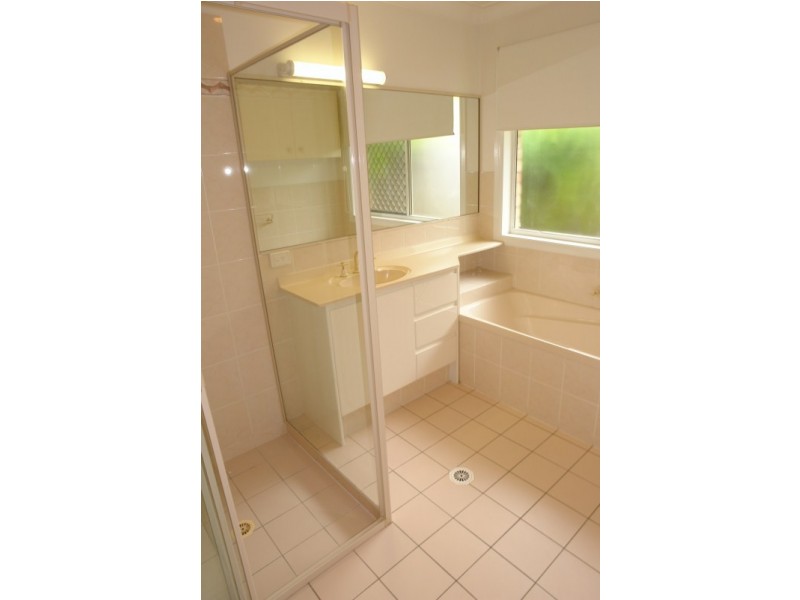 4 Maidstone Place, Parkwood QLD 4214