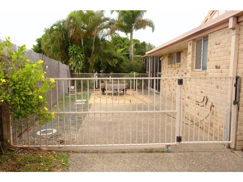 4 Maidstone Place, Parkwood QLD 4214