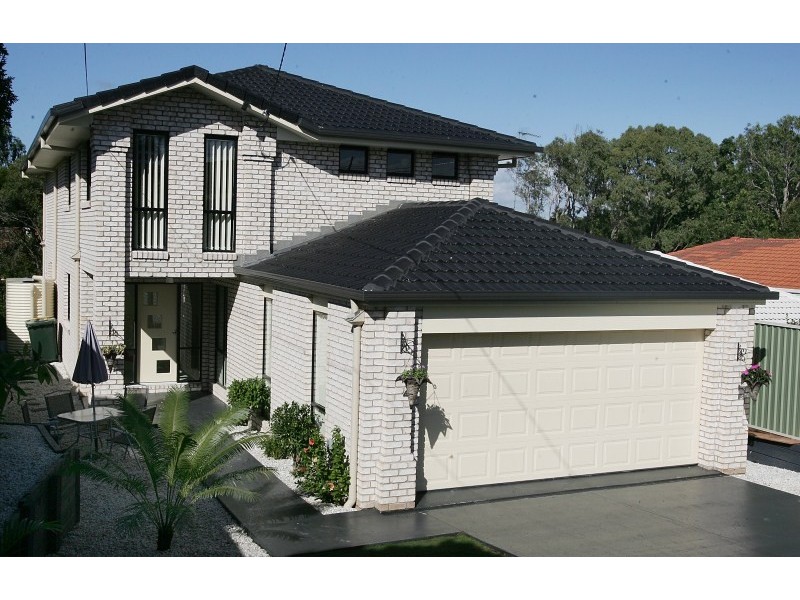 20 Beitz Avenue, Labrador QLD 4215