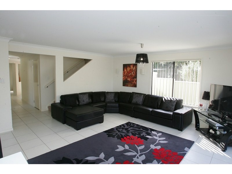 20 Beitz Avenue, Labrador QLD 4215