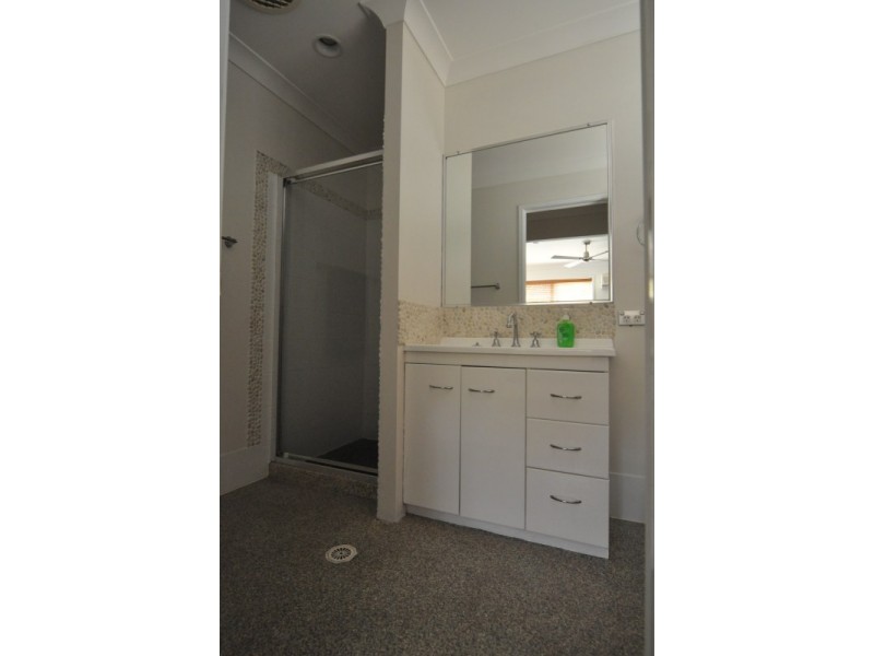 18 Alcott Court, Parkwood QLD 4214