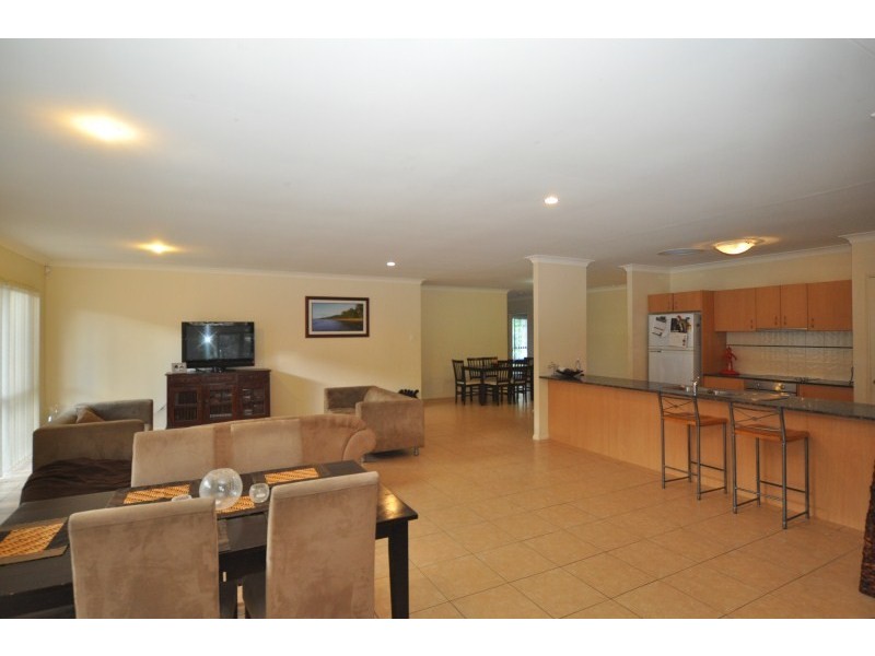 60 Coachwood Drive, Molendinar QLD 4214