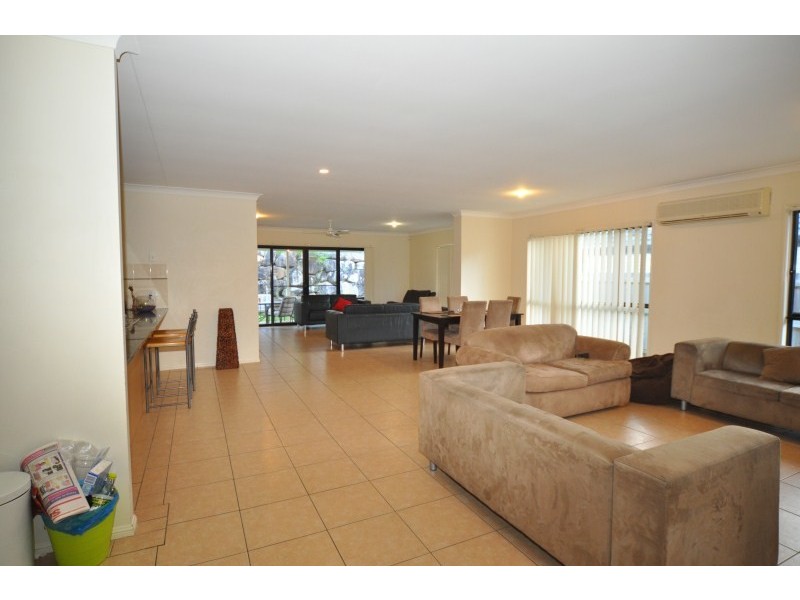 60 Coachwood Drive, Molendinar QLD 4214